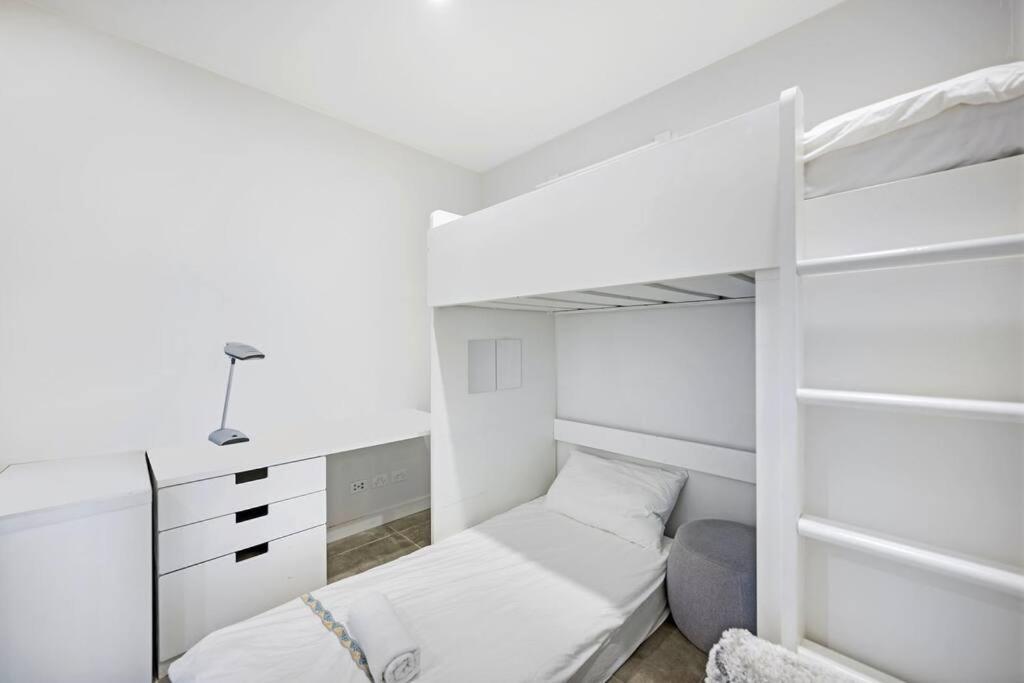 Convenient 3Br Close To Airport & Mascot Station Sydney Bagian luar foto